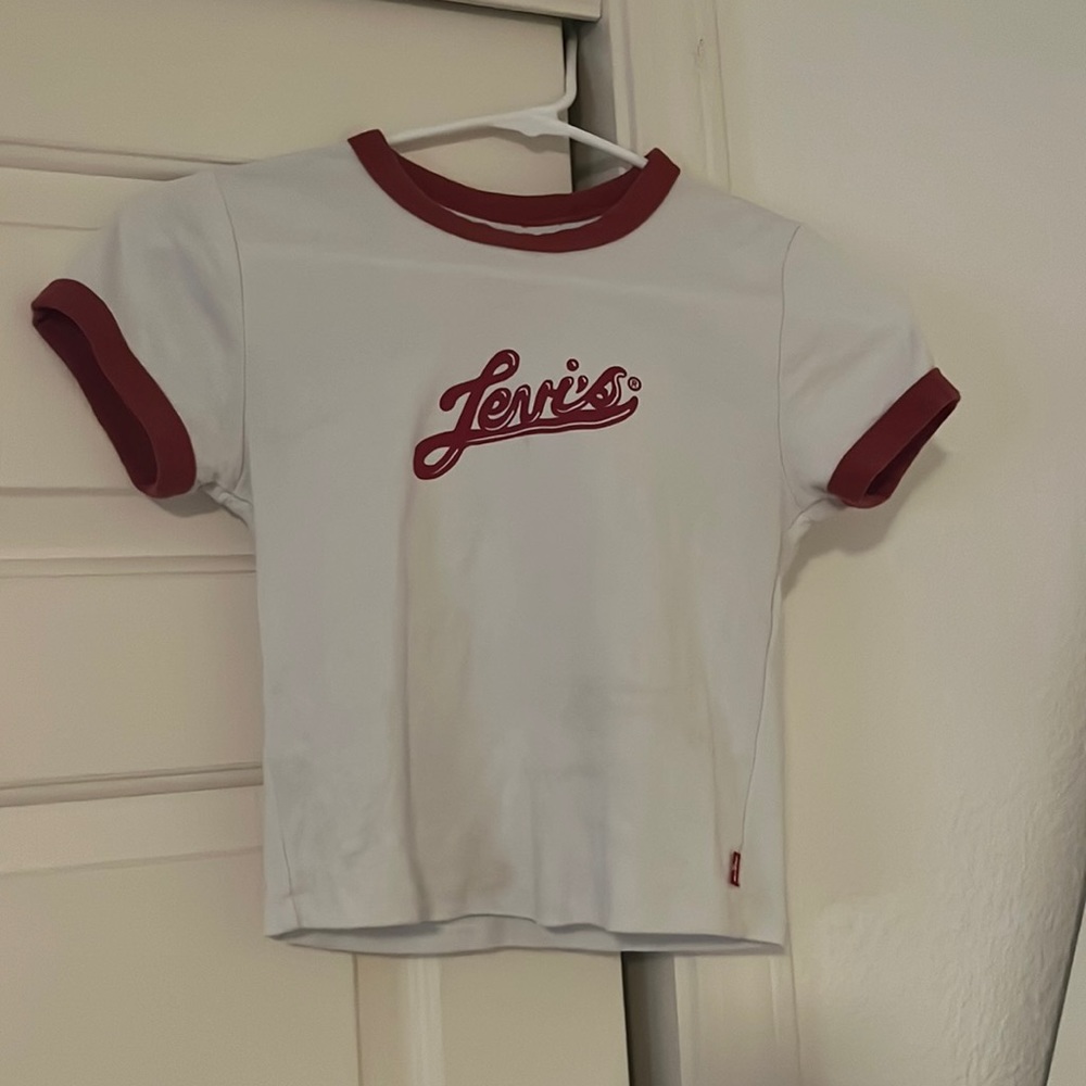 Levi whit and red crop top
